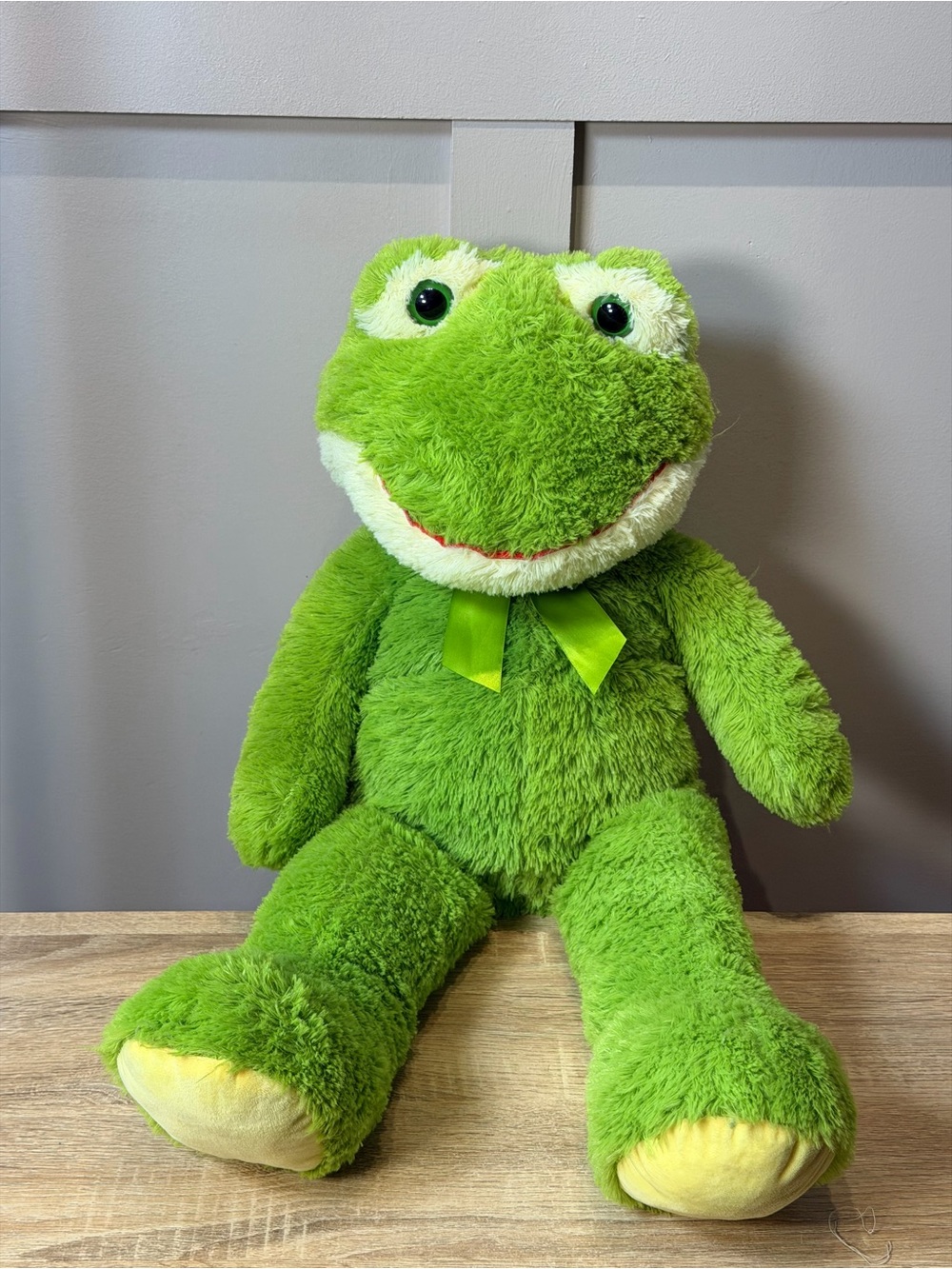 Plush Green Frog Stuffed Animal Soft Toy Smiling Frog Retired 31”